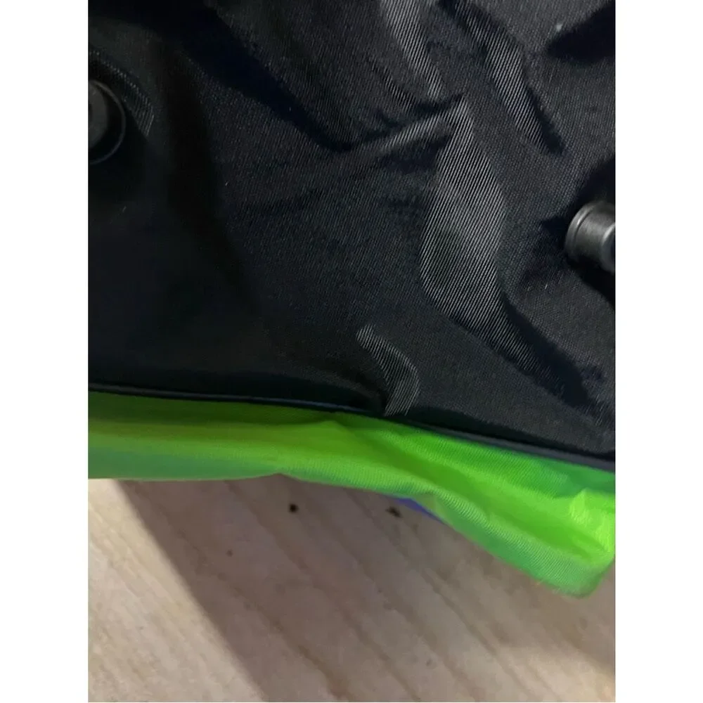 1996 official Gatorade frank kozik duffle bag